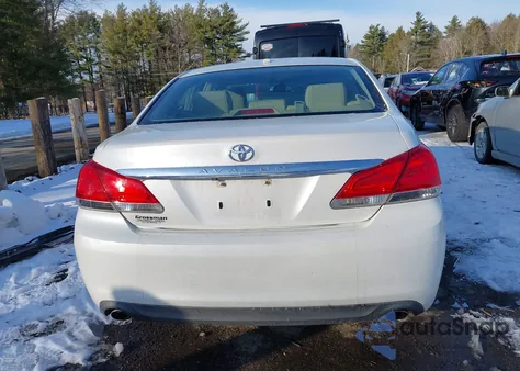 2012 Toyota Avalon z USA, uszkodzony, nr VIN 4T1BK3DB7CU456330